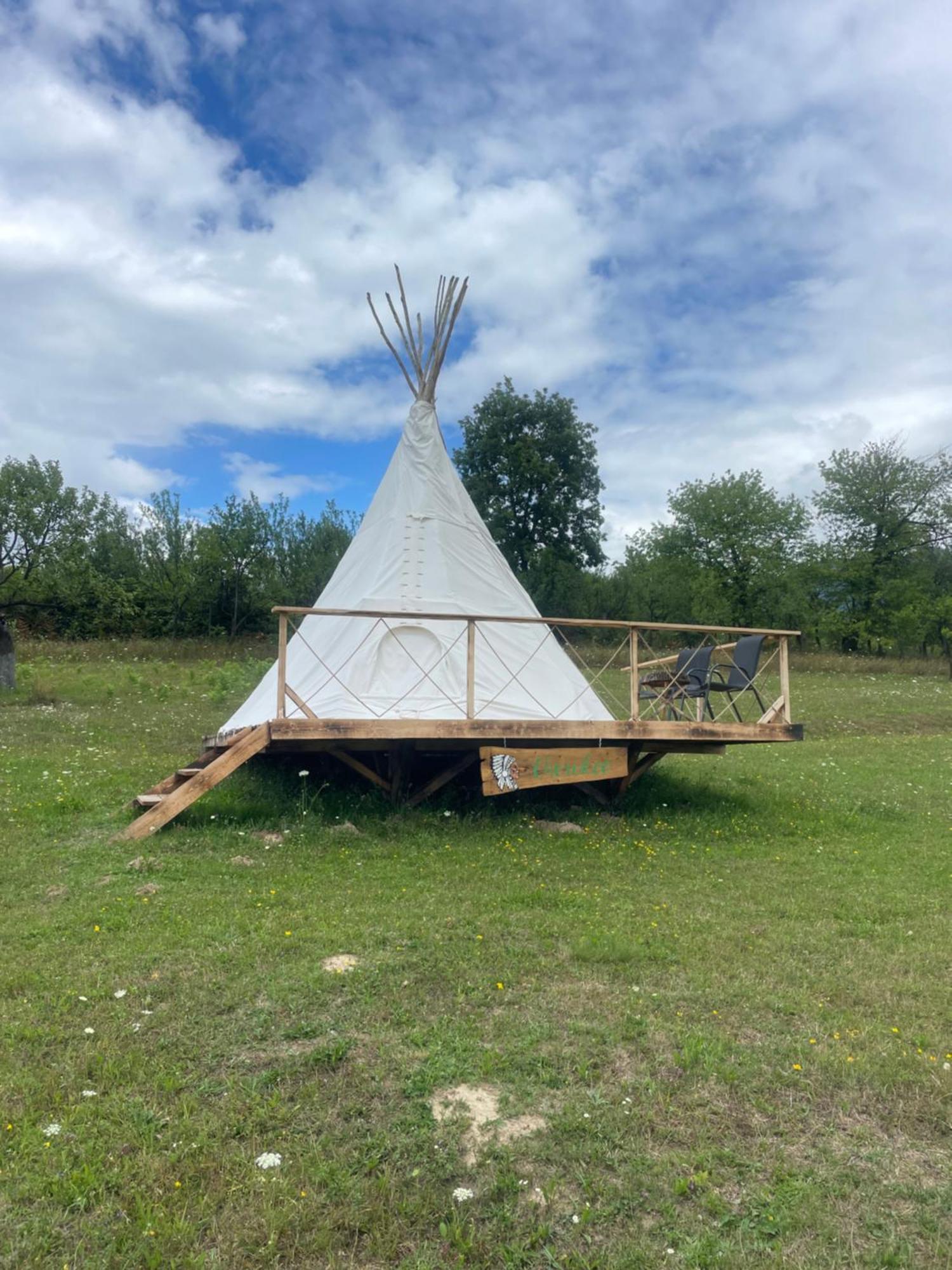 Langaland Glamping 호텔 Susenii Birgaului 외부 사진