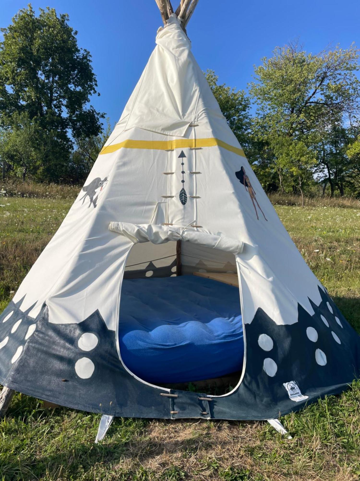 Langaland Glamping 호텔 Susenii Birgaului 외부 사진