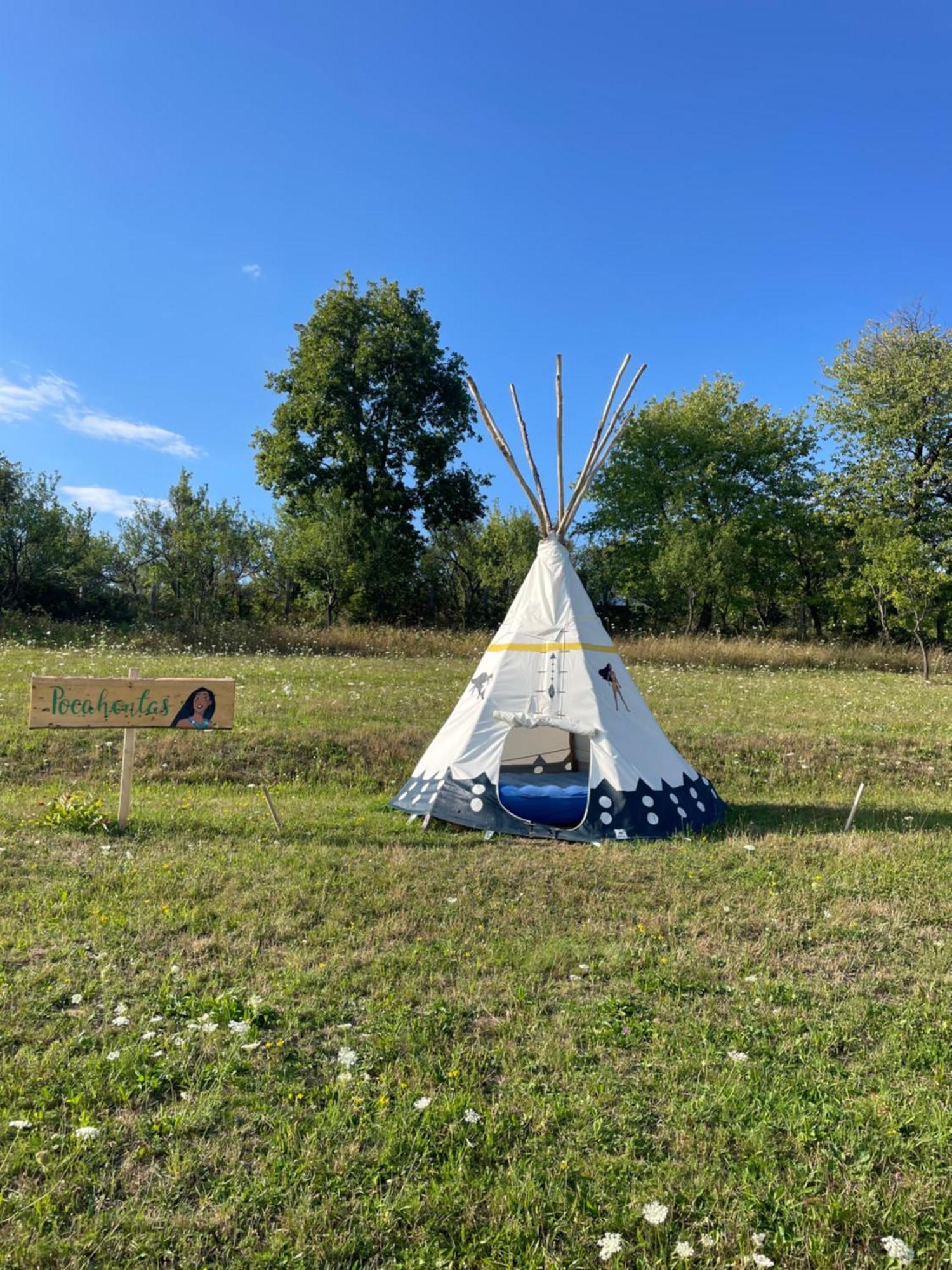 Langaland Glamping 호텔 Susenii Birgaului 외부 사진