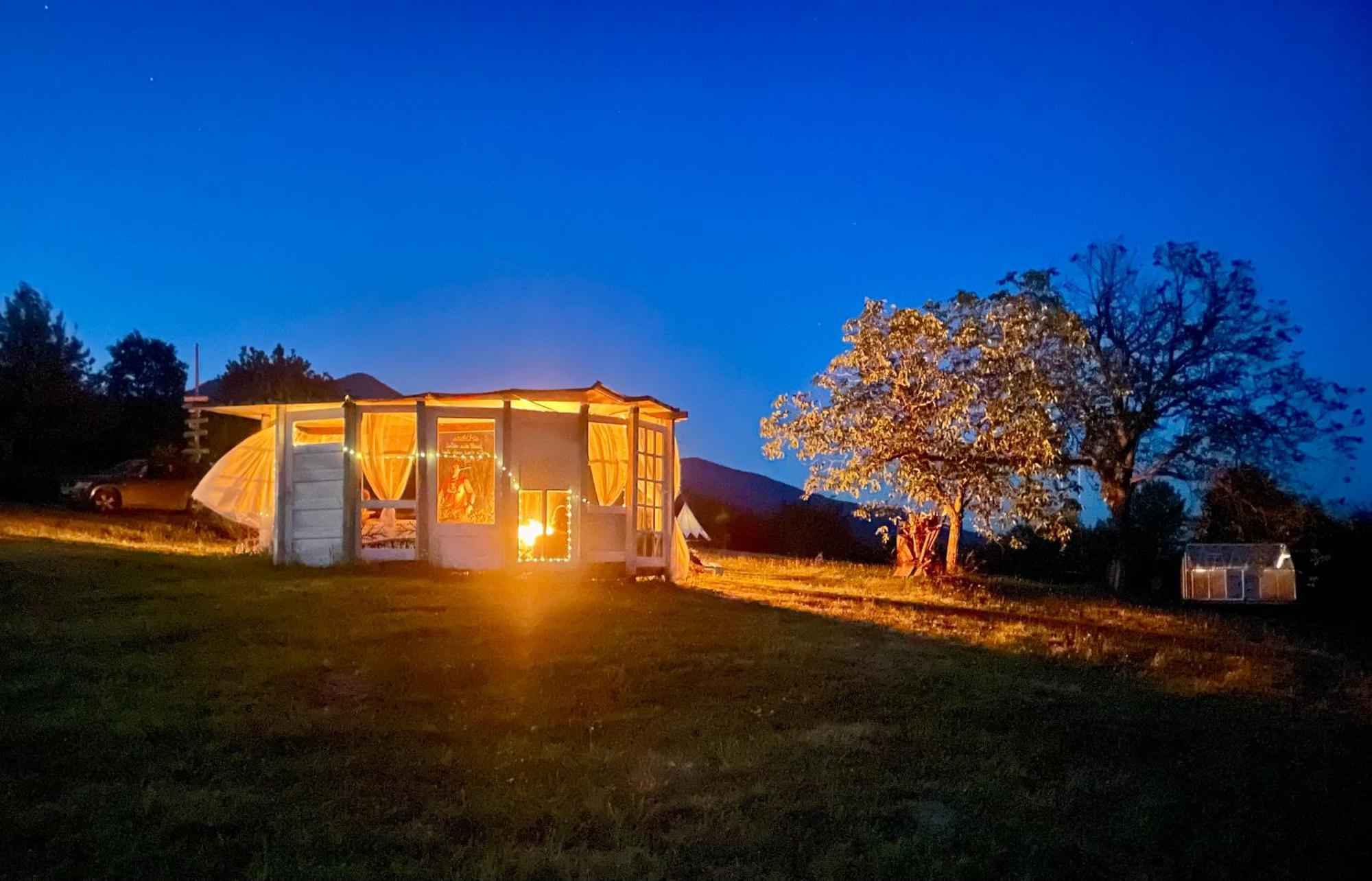 Langaland Glamping 호텔 Susenii Birgaului 외부 사진